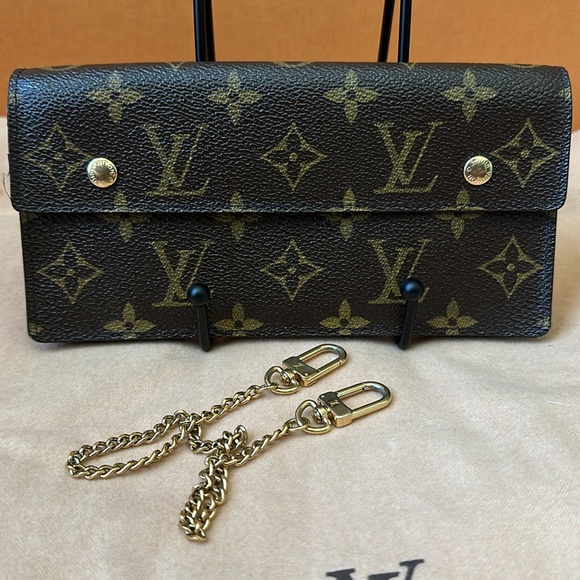 ❌❌SOLD❌❌. Louis Vuitton Monogram Porte Feuille Wallet on Chain (WOC). Authentic - Picture 2 of 9